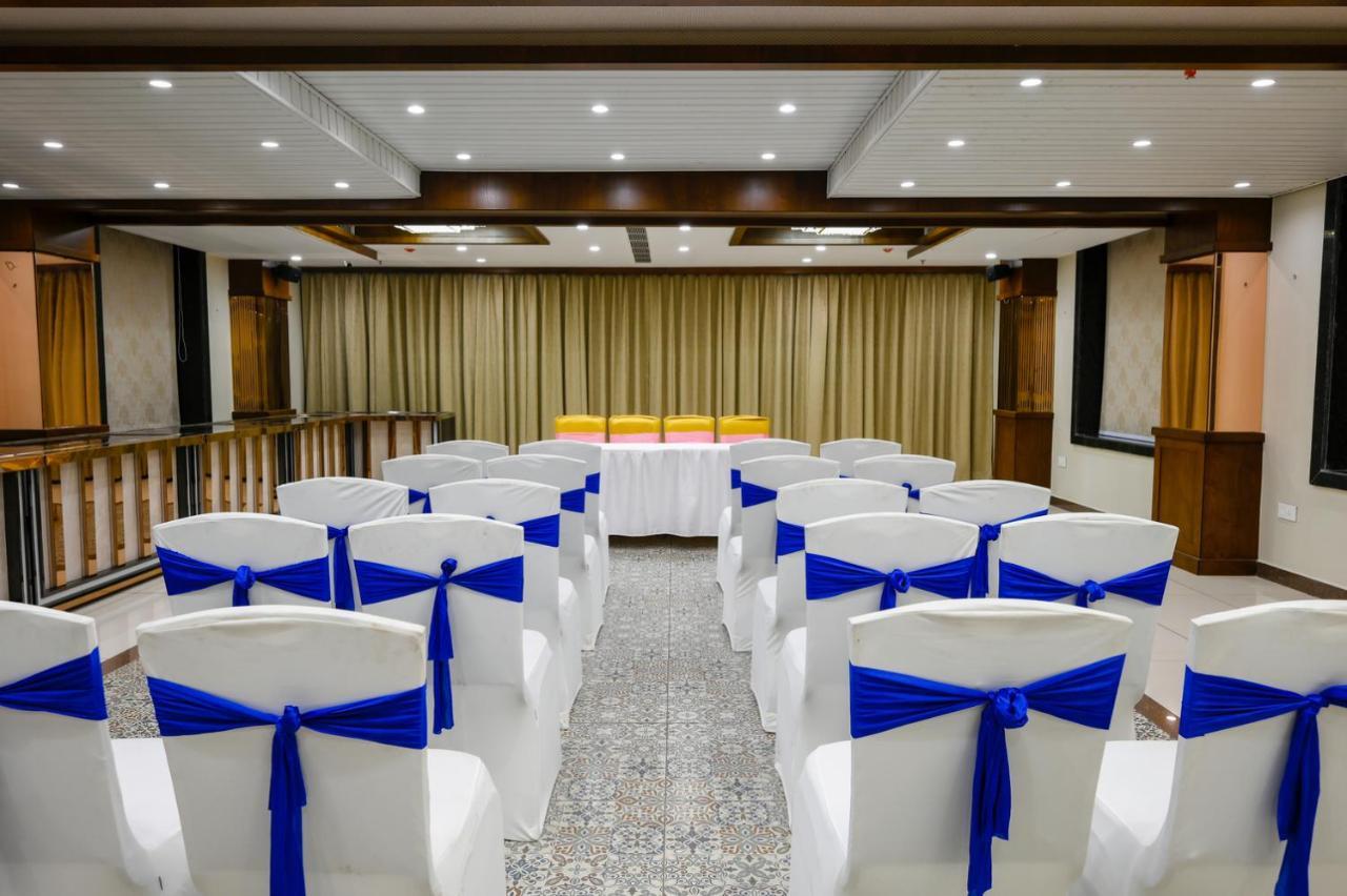 The Shivalik Hotel Bhubaneswar Exterior photo