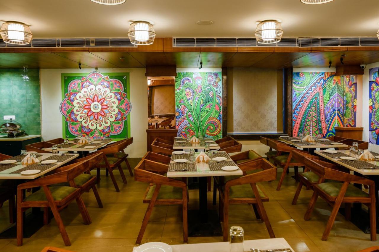 The Shivalik Hotel Bhubaneswar Exterior photo