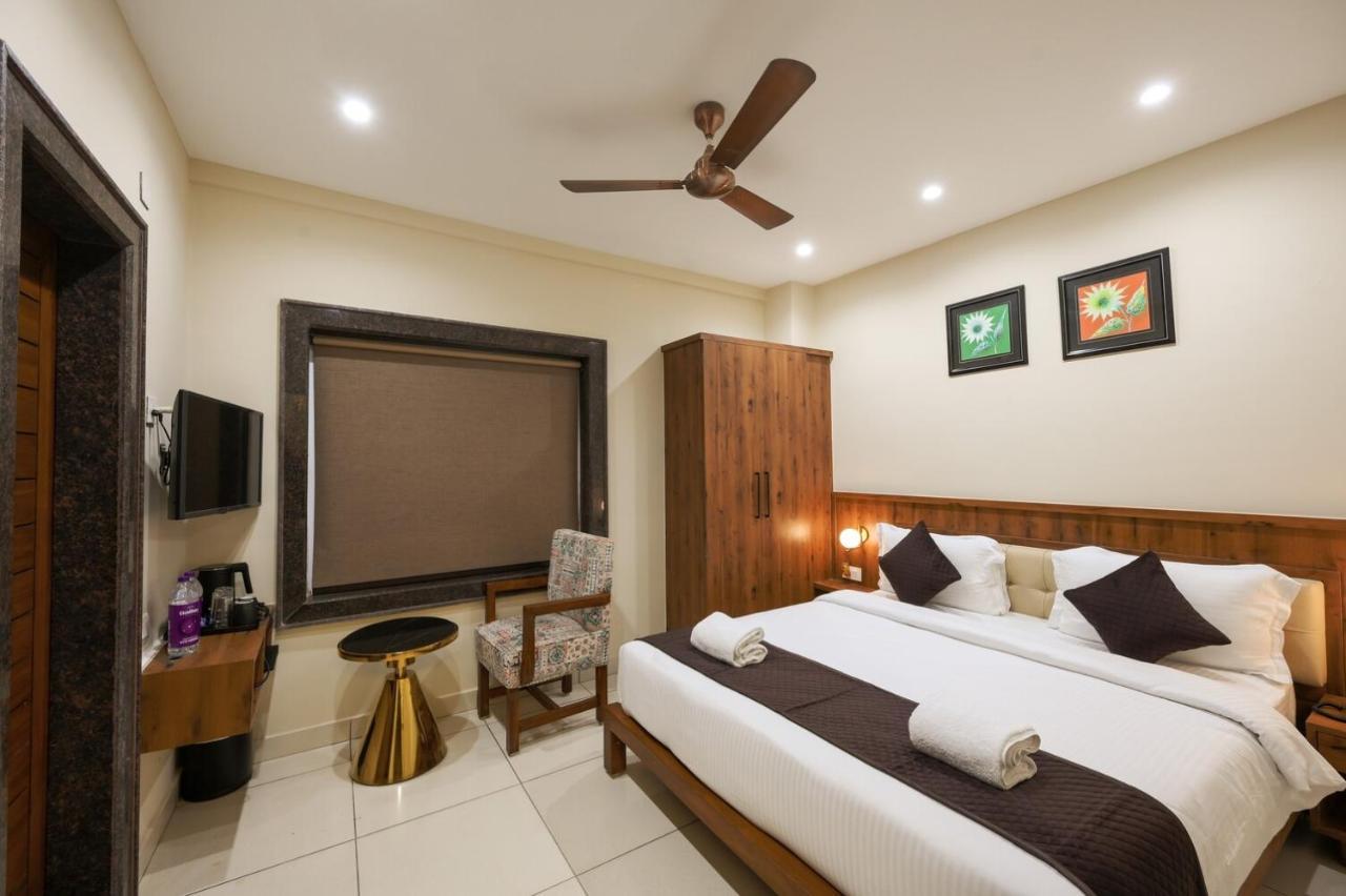The Shivalik Hotel Bhubaneswar Exterior photo