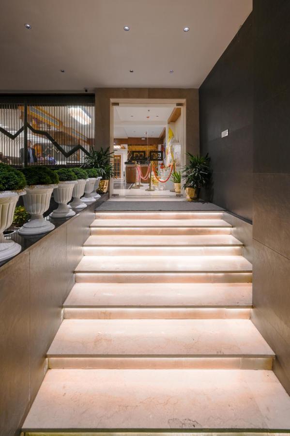 The Shivalik Hotel Bhubaneswar Exterior photo