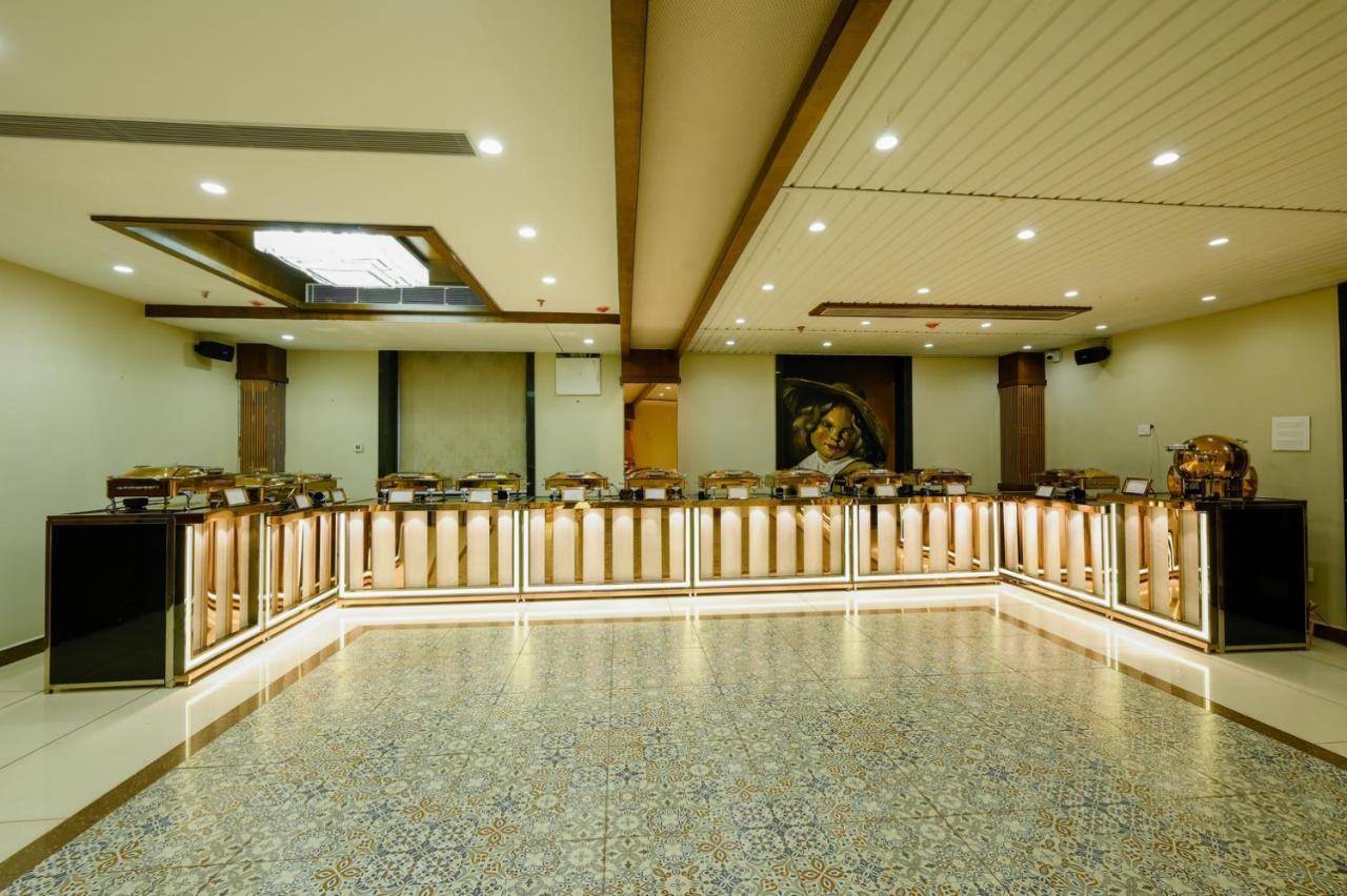 The Shivalik Hotel Bhubaneswar Exterior photo