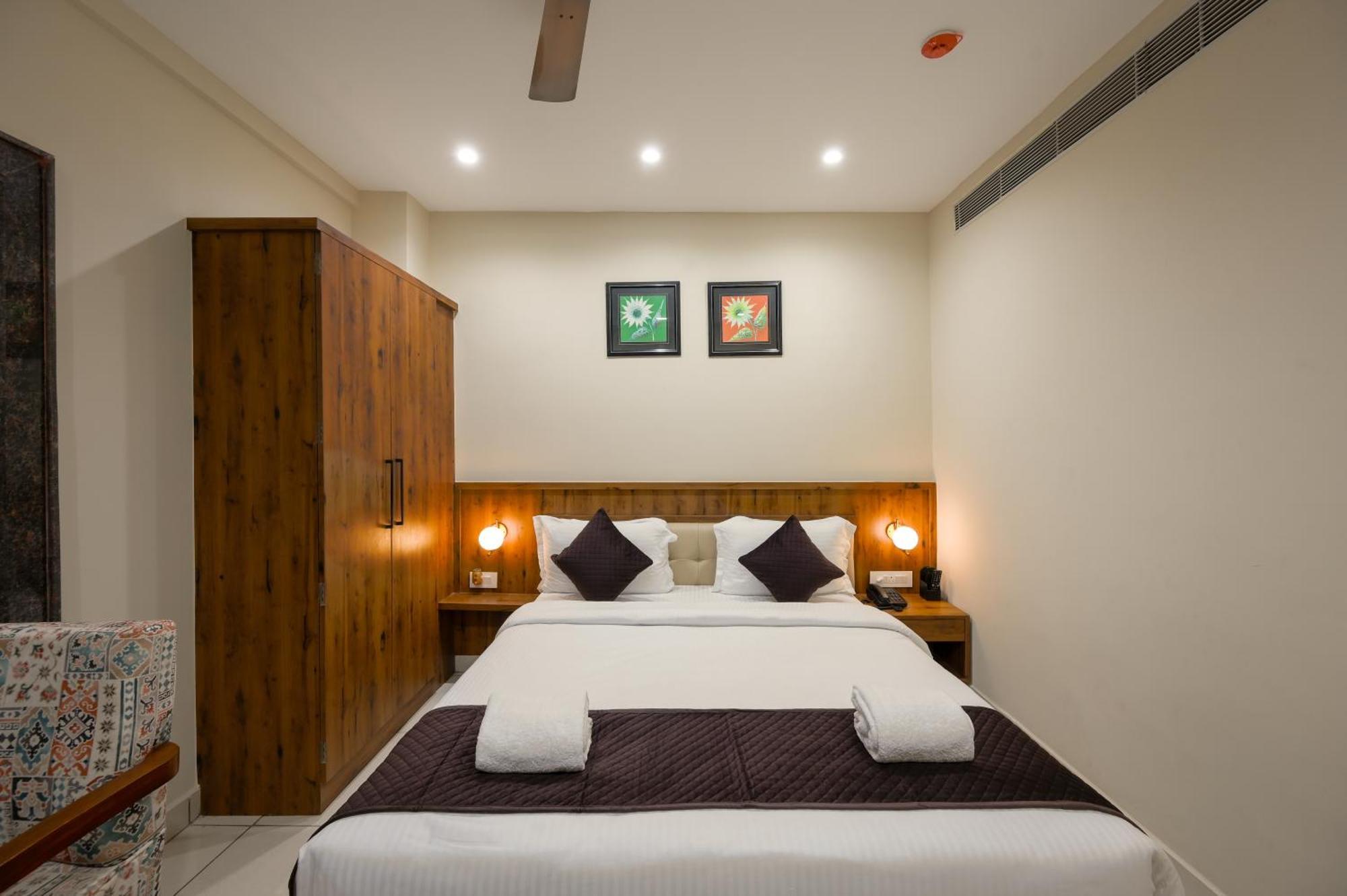 The Shivalik Hotel Bhubaneswar Exterior photo